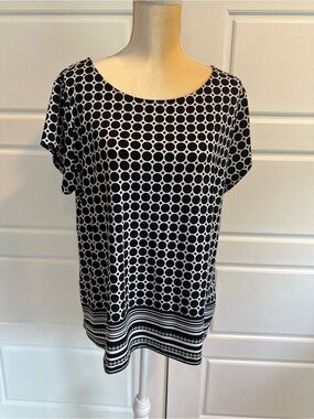 Chico's Black and White Geometric Top